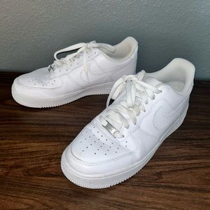 White Nike Air Force Ones - size 8